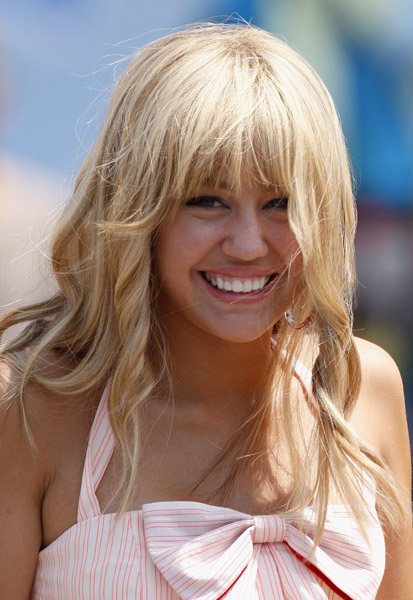 hannahmontanamovie[1].jpg